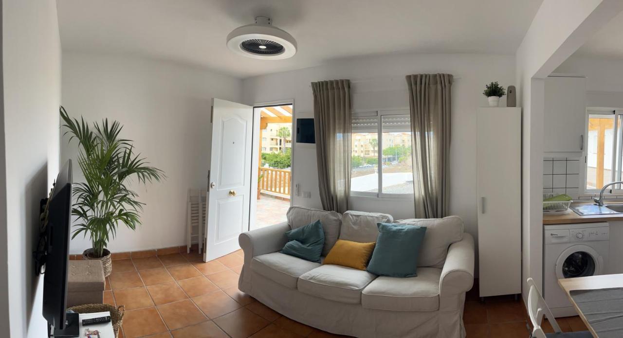 2 Bedroom Apartments Los Cristianos Beach Tenerife Tamaragua Arona  Eksteriør billede